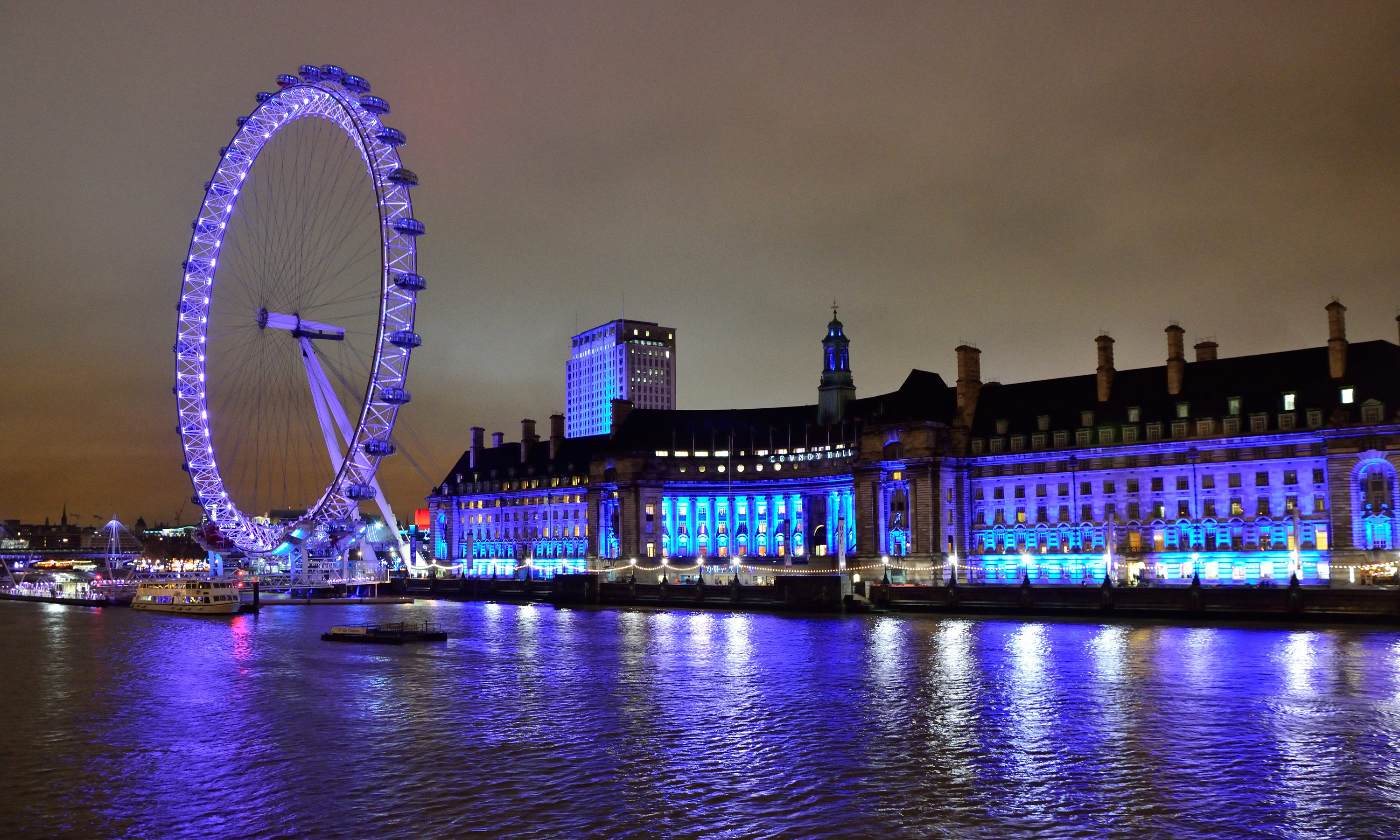 Интернет в лондоне. Колесо обозрения Лондонский глаз в Лондоне. London Eye (лондонское колесо обозрения).. Лондонский глаз достопримечательности Лондона. Достопримечательности Англии Лондонский глаз.