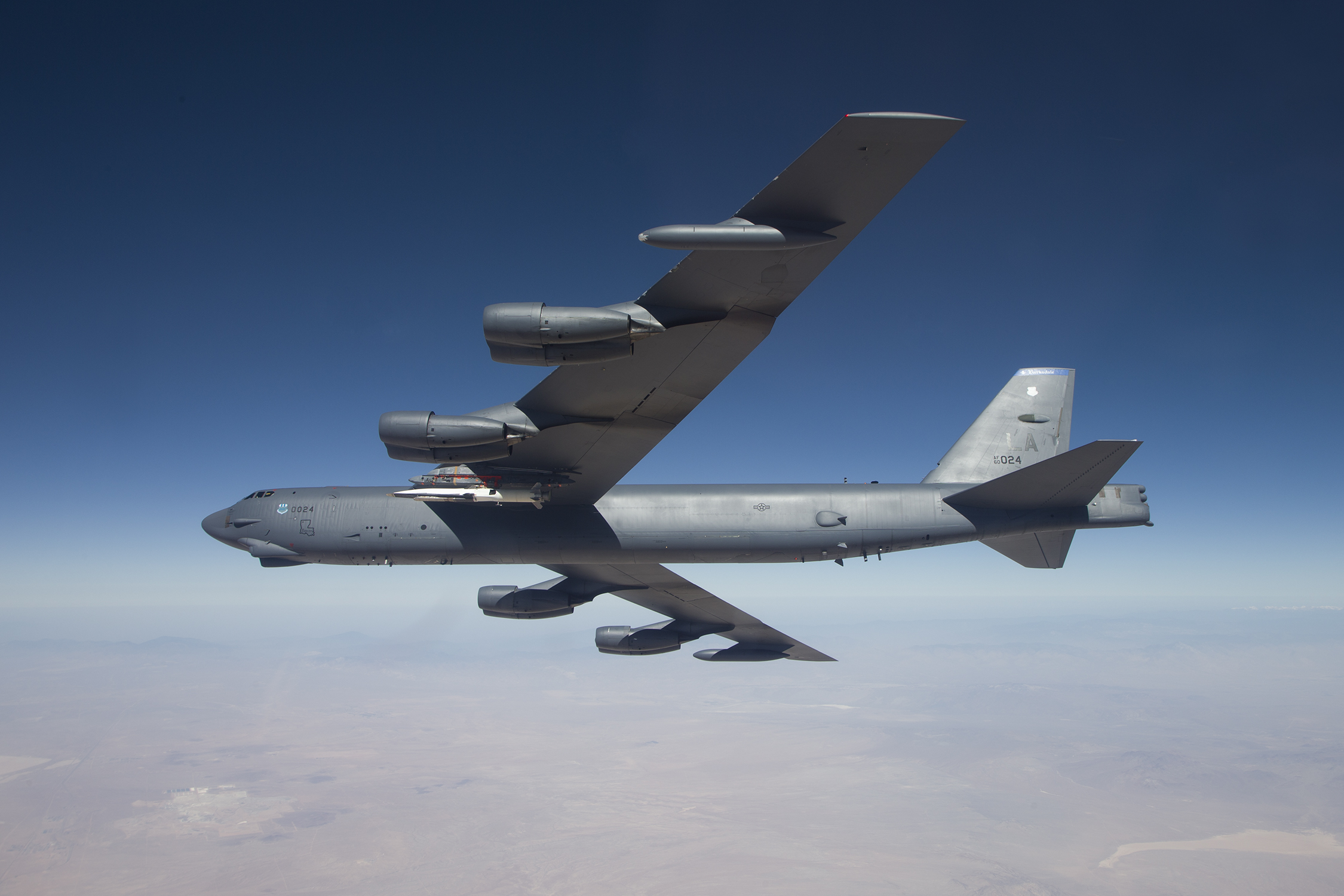 Бомбардировщик 2024. Boeing b-52 Stratofortress. B-52h ВВС США. B-52 ВВС США. B-52h Stratofortress ВВС США.