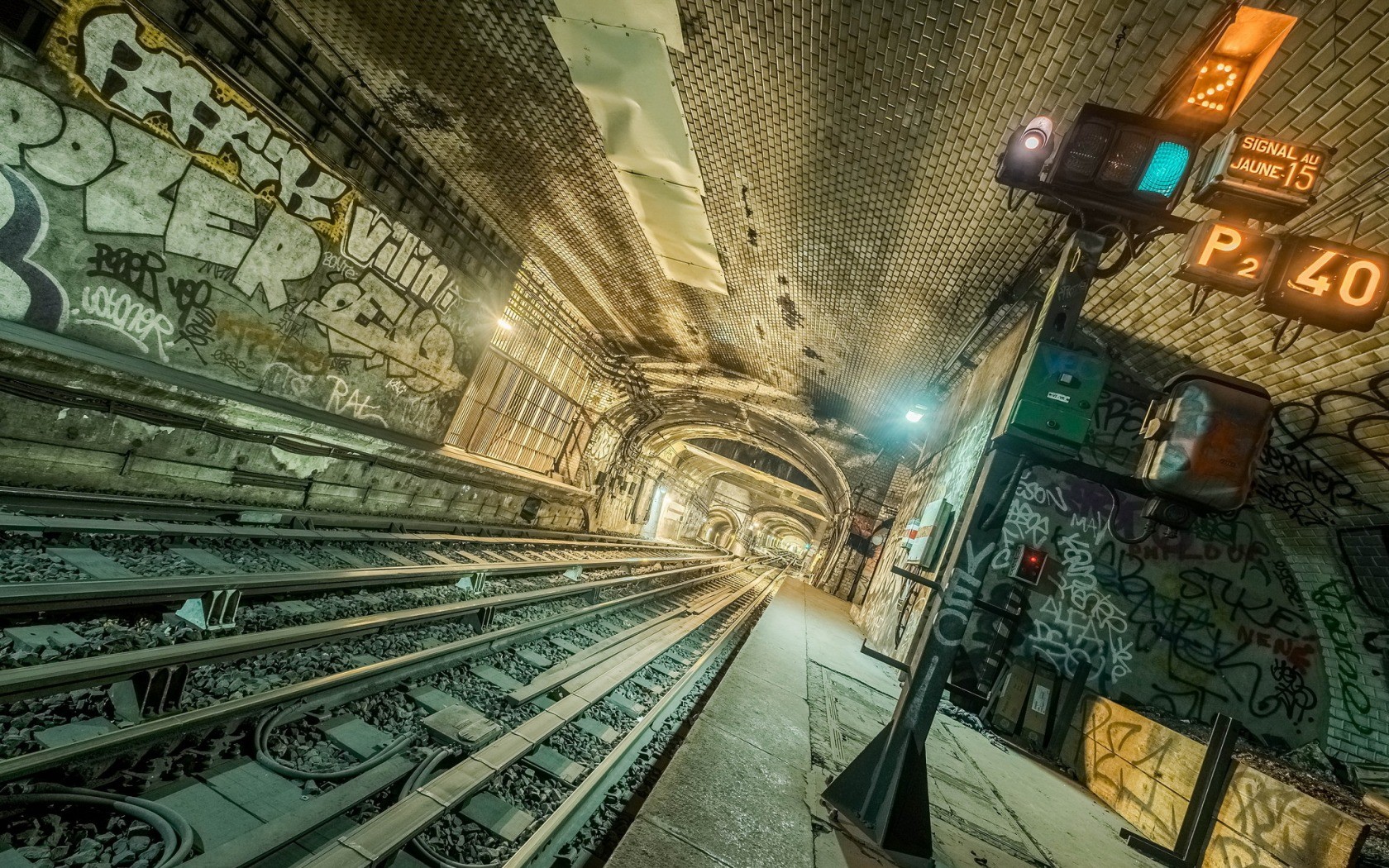 Андеграунд. Андеграунд метро 2005. Underground метро. Подземка андеграунд. Метро в мегаполисе.