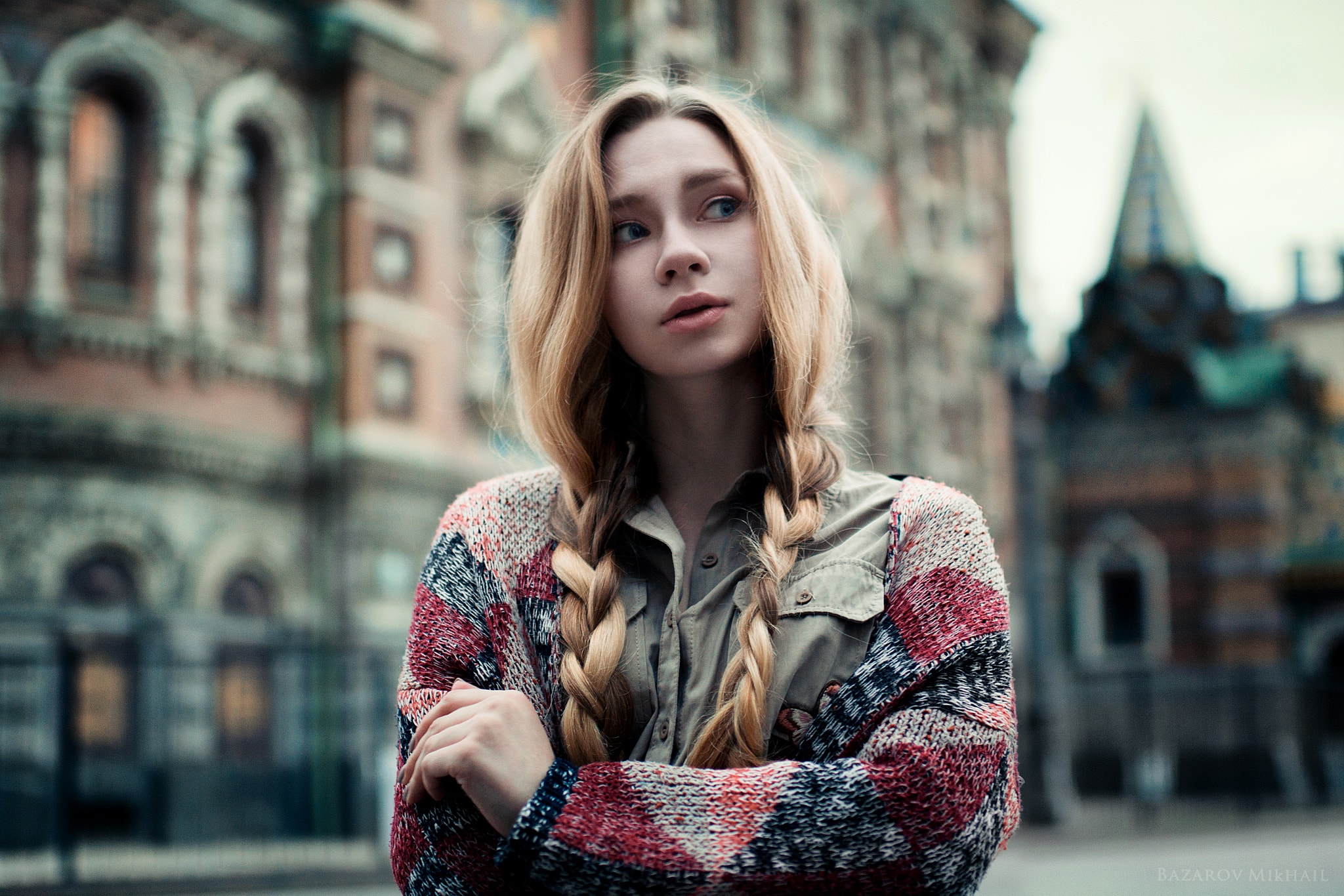 Modeling in russia. Портрет девушки. Фотопортрет. Портретная фотосессия в городе. Портрет девушки в городе.