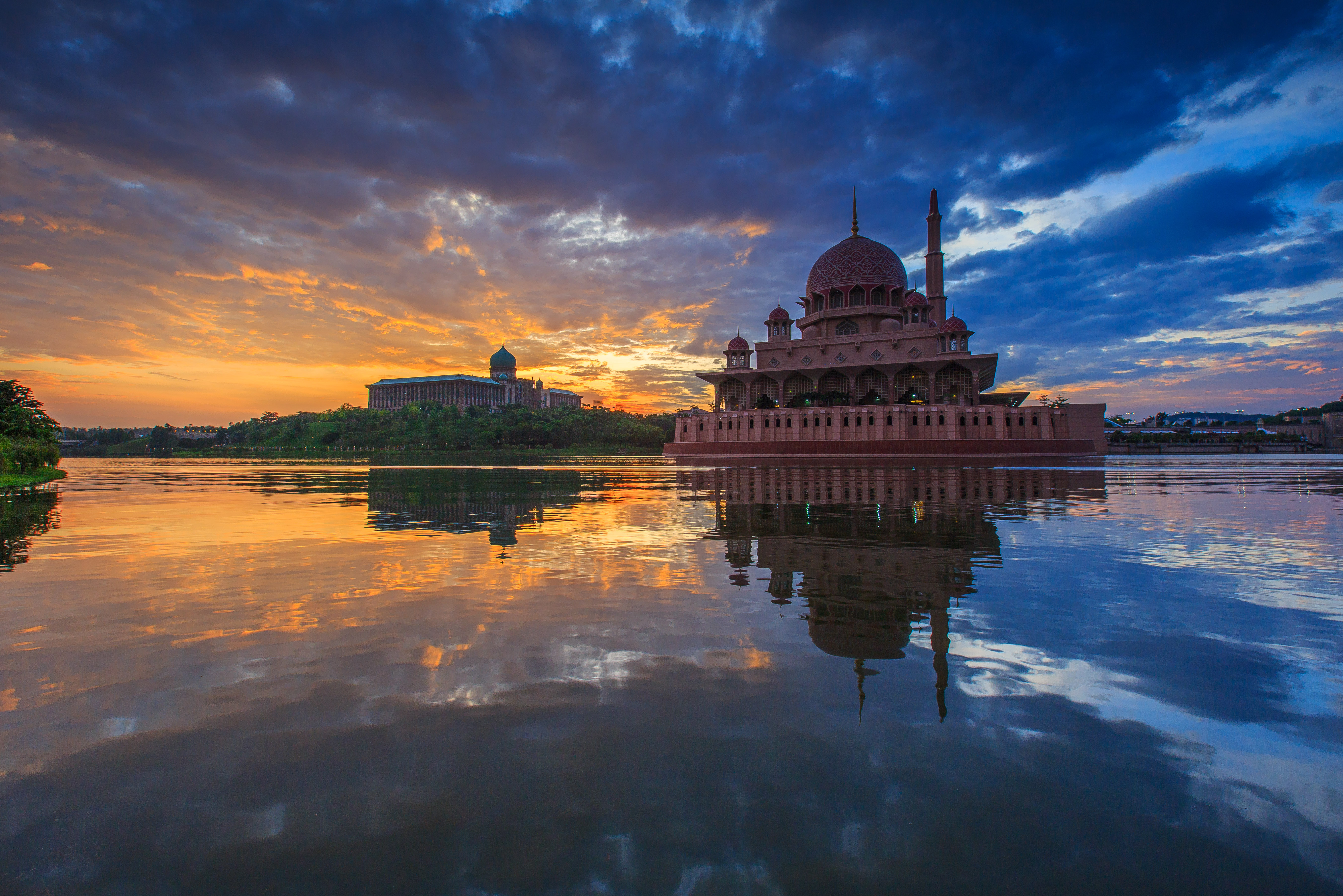 Восточная малайзия. Мечеть Путра Малайзия. Обои мечеть. Мечеть UHD.
